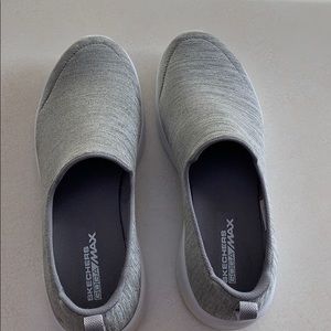 Sketchers lightweight go walk shoes size 8.5